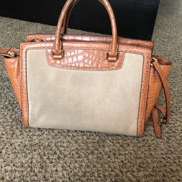 Authentic Michael kors bag - Picture 3 of 7